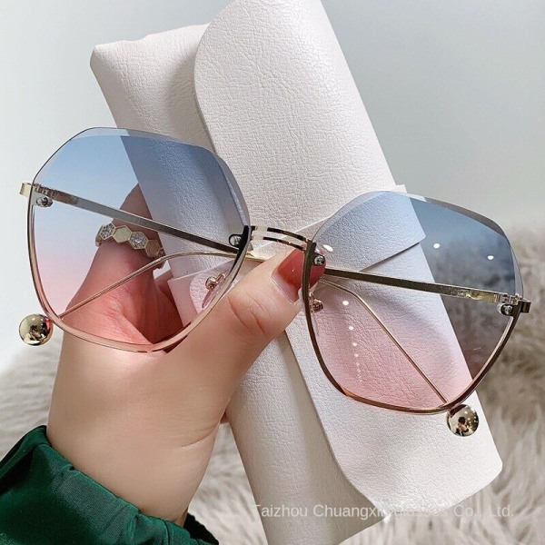 New Fashion Elegant Large Frame Irregular Trimming Sun Glasses UV Protection