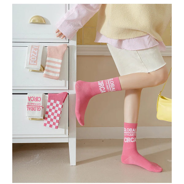 2 pairs (4pcs)Of Cute college style sports spring autumn and winter mid length socks