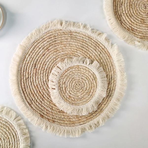 Modern Simple Straw Placemat Corn Husk Braided Tassel Edge Thickened Insulated Placemat Small Tea Cup Cushion Table Mat