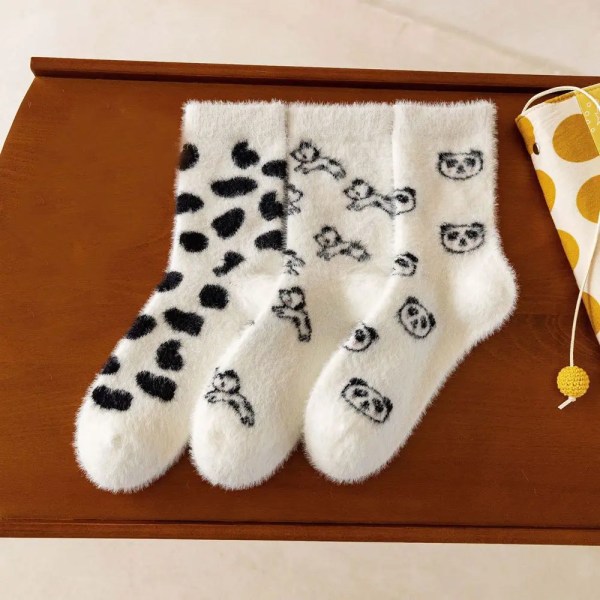 Autumn Winter Warm Mink Velvet Socks Women's Fashion and Comfortable Home Tube Socks Creative Animal Alpaca Printed Cotton Socks
