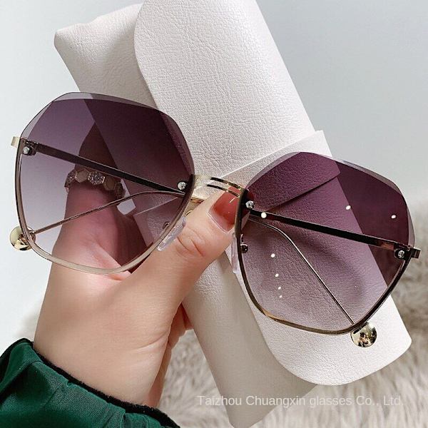 New Fashion Elegant Large Frame Irregular Trimming Sun Glasses UV Protection