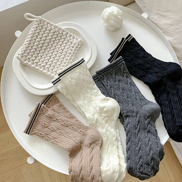 5 Pairs Autumn Winter Breathable Sweat Absorbing Soft Medium Tube Socks
