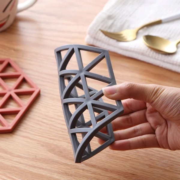 Silicone tea coaster non-slip placemat high temperature insulation pad hollow pot pad bowl with anti-scalding plastic placemat