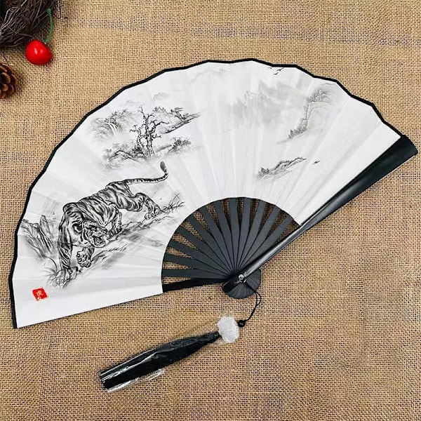 Retro Dragon Folding Fan National Style Man Woman Hanfu Retro Portable Durable Double-sided Pattern Silk Cloth Fan 8 Inch