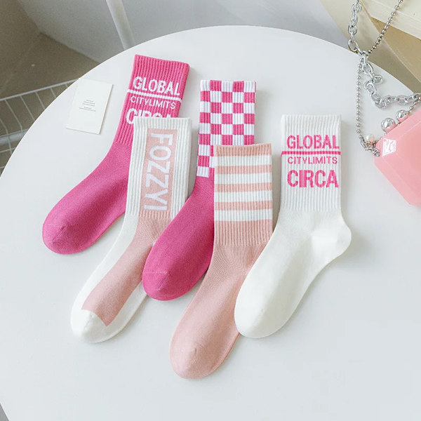 2 pairs (4pcs)Of Cute college style sports spring autumn and winter mid length socks