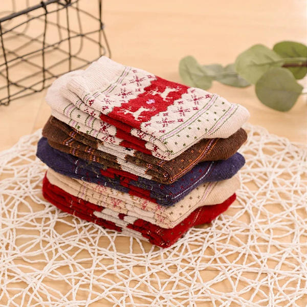 5Pairs Women's Autumn Winter Cartoon Wool Socks Red Christmas Moose Pattern Thickened Warm Medium Tube High Quality Cotton Socks