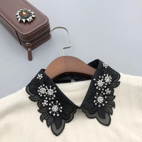 Hollow Lace Doll Fake Collar Blouse Sweater Detachable Shirt Collar False Collar Lapel Women Top Collars Decor With Rhinestone