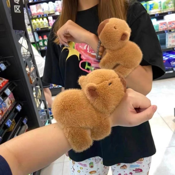 25CM Söt Capybara Capybara Series Ugly Wrist Plysch Doll Snap Ring Armband Söt Litet hänge Girl Present brun