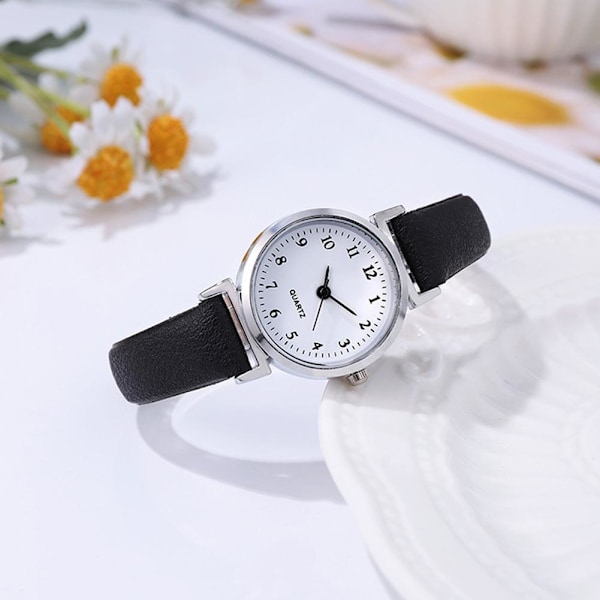 Dam Elegant Enkel Rund Urtavla Slät PU Läderrem Basic Kvarts Lätta Vikt Klockor White One size