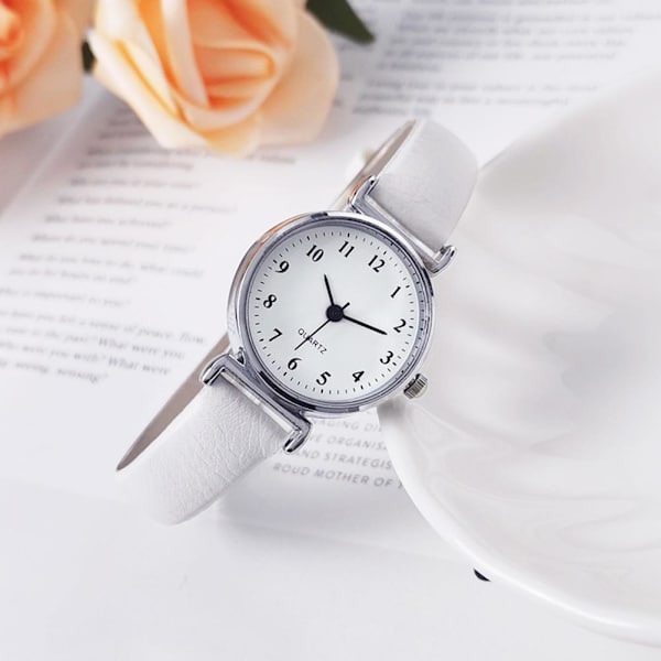 Dam Elegant Enkel Rund Urtavla Slät PU Läderrem Basic Kvarts Lätta Vikt Klockor White One size