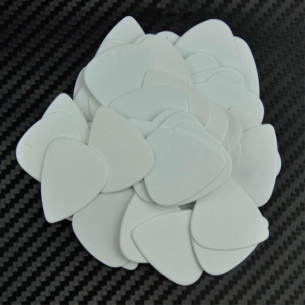 100 st Nya Medium 0,71 mm Blanka Plektrum Celluloid Solid Vit