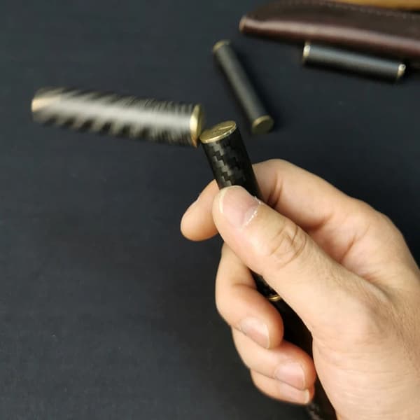 Fidget Spinner Stressaflastningslegetøj med magnetiske kulfibersektioner Gave til børn og voksne