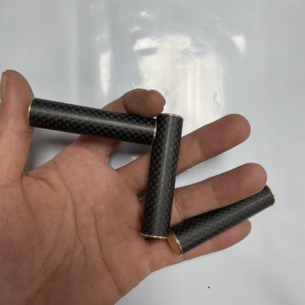 Fidget Spinner Stressaflastningslegetøj med magnetiske kulfibersektioner Gave til børn og voksne