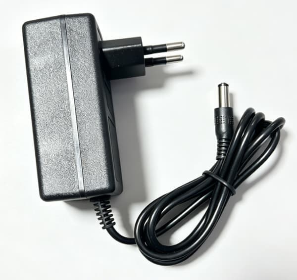 25.2V 2A EU-kontakt strömadapter med LED-indikator 100-240V
