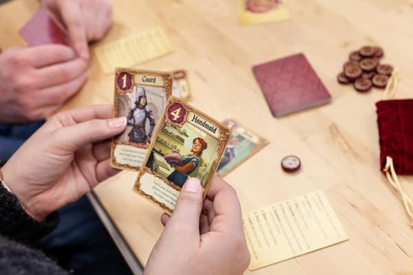 Love Letter -korttipeli - Renessanssin strategiapeli, ikä 10+, 2-6 pelaajaa