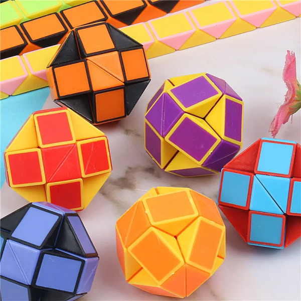6 st/set Vikbar Magisk Ormlinjal Pussel Stressreducerande Kub Lek Sak Barnfödelsedagspresent Godispåsar Skolbelöning 6pcs Color random