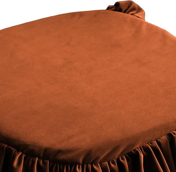 Orange sammetsstolskudde med volangkant