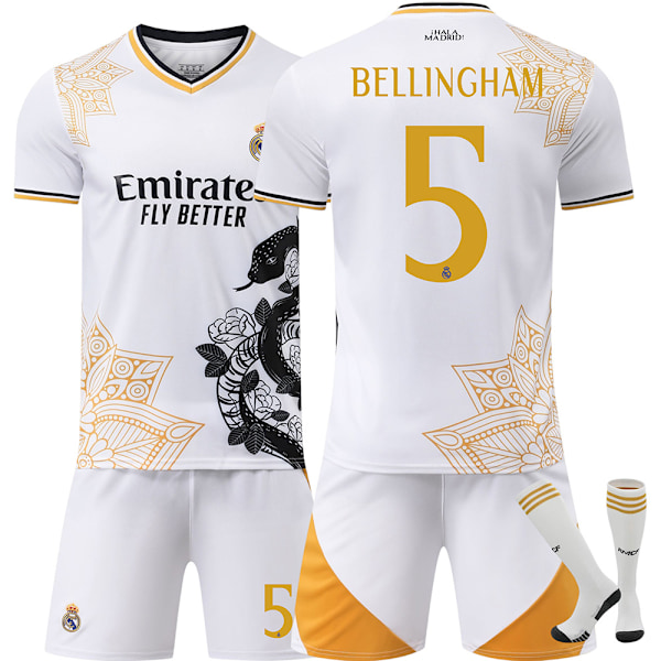 2526 Nya Real Madrid Vit Orm Specialutgåva Fotbollströja Nr 7 Cristiano Ronaldo och andra stjärnors vuxen- & barnset, spräng arenan! No.5 BELLINGHAM l