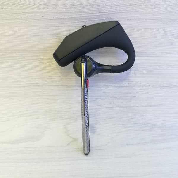 1. Voyager 5200 trådløst Bluetooth-headset med ørekrog og drejelig mikrofon