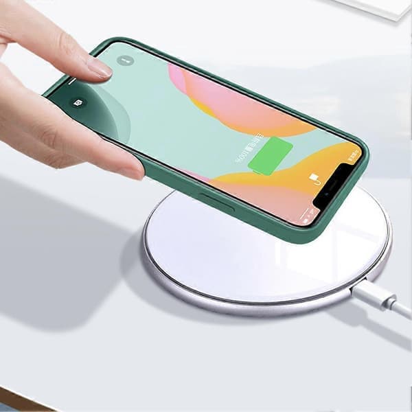 Iskunkestävä silikonikuori iPhone 11:lle, Magsafe-yhteensopiva