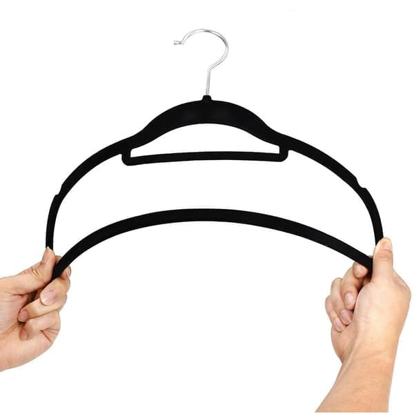 Nukkaiset henkarit harvinaiset helmet MUSTA - 20 kpl