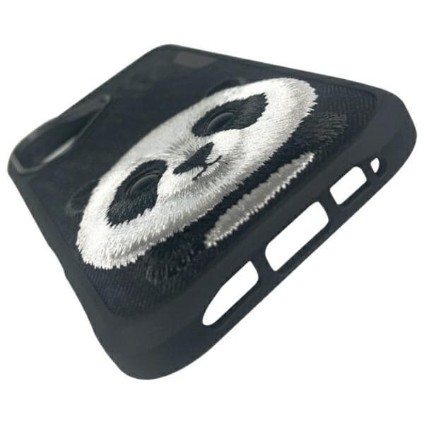 Nimmy Mobilskal till iPhone 16 Big Eyed Pet 2.0 Panda - Svart Black