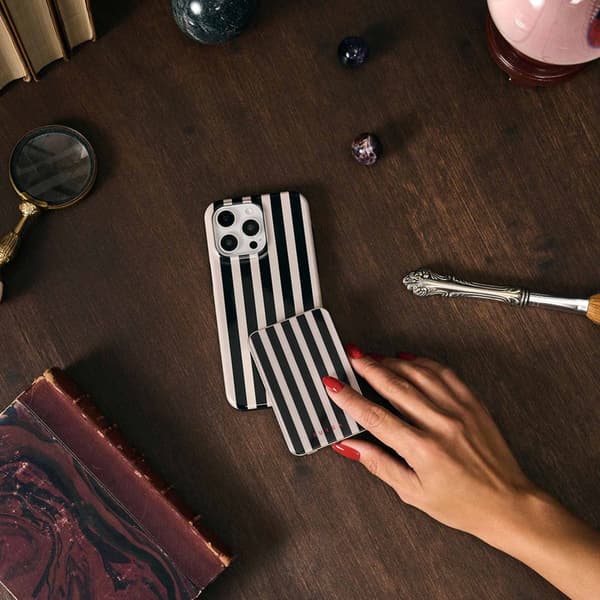 Burga Prophecy - Apple iPhone 17 Pro Tough MagSafe Skyddsskal