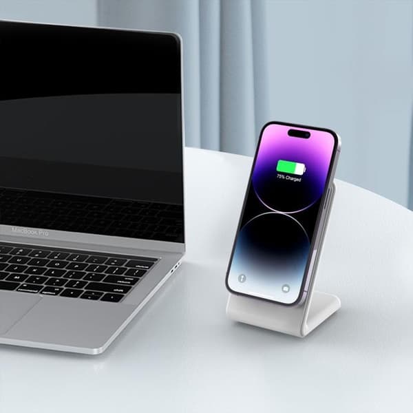 Tech-Protect QI 15W-A38 Magsafe Trådlös Laddare Magnetic - Vit Vit