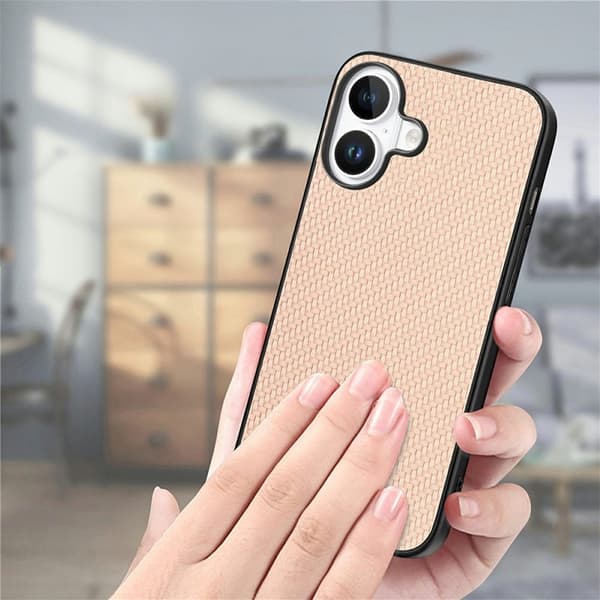 Mobilskal till iPhone 17 Carbon Fiber PU Läder - Khaki Brun