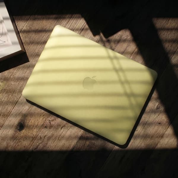 Tech-Protect Fodral För Macbook Neo 13 (2026) Soft Shell - Matte Clear Transparent