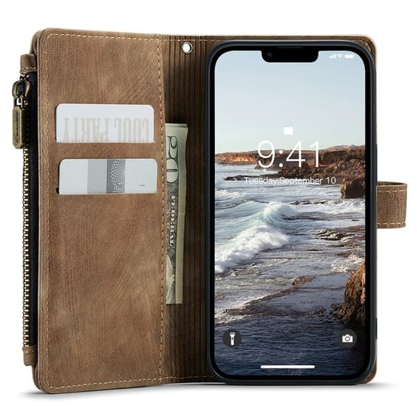 CASEME Konstläder Plånboksfodral för iPhone 15 Plus med Rem - Brun