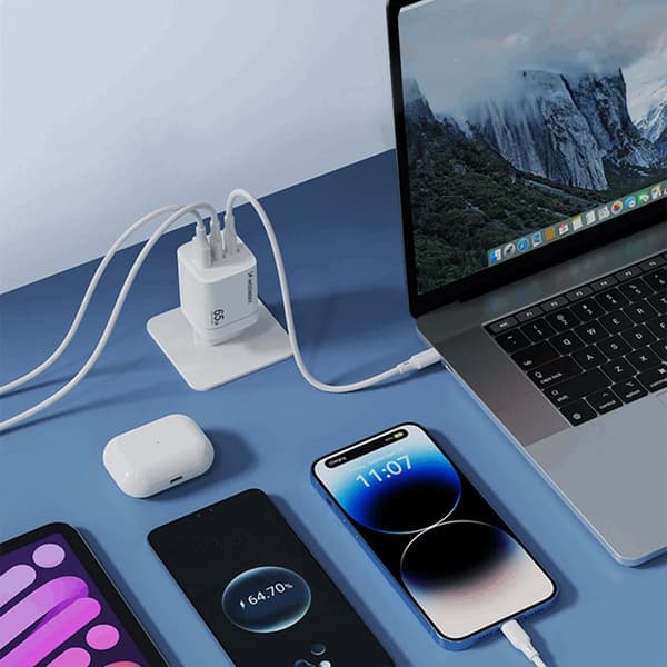 Wozinsky Väggladdare CGWCW 65W USB-A/2 x USB-C GaN - Vit Vit