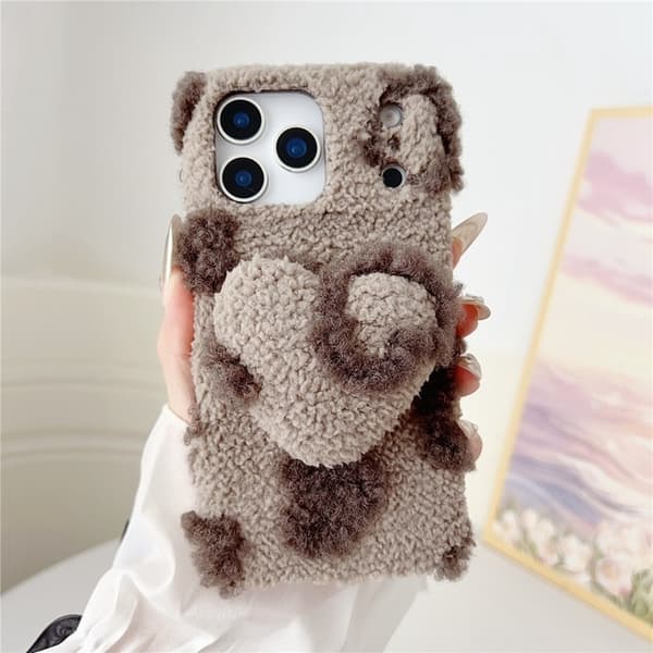 Mobilskal till iPhone 17 Pro 3D Heart Plush TPU Winter Warm - Brun Brun