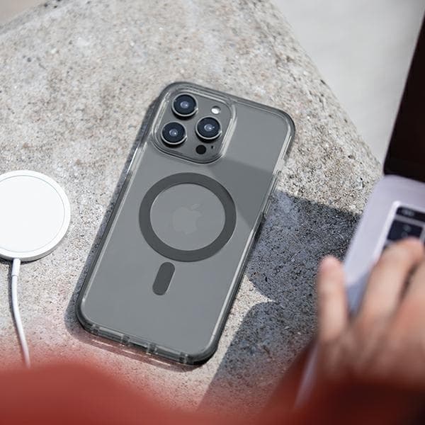 UNIQ Mobilskal till iPhone 14 Pro MagSafe Combat - Betonggrå