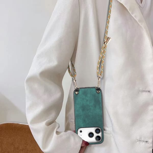 Mobilskal till iPhone 17 Pro med Justerbar Rem Retro Läder - Grön Grön