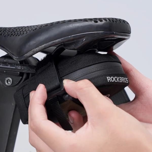 Rockbros Mini Sadeltaske med CO2 Patronholder - Sort/Grøn