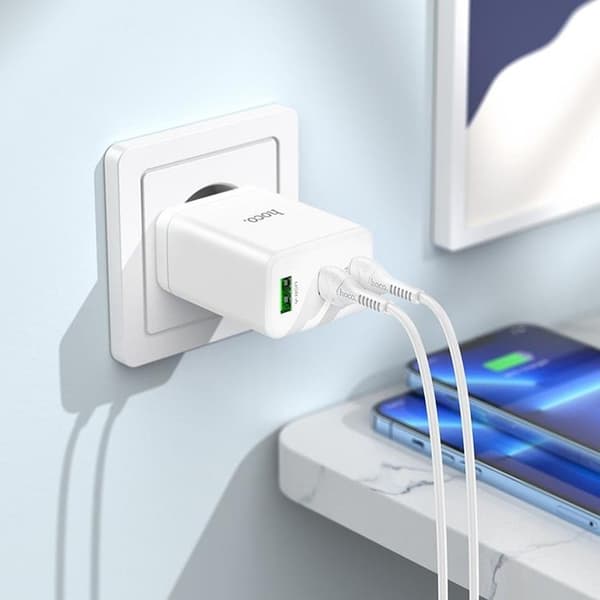Hoco Vægoplader 35W 2xType C - USB A med Type-C til Lightning-kabel 1m Vit