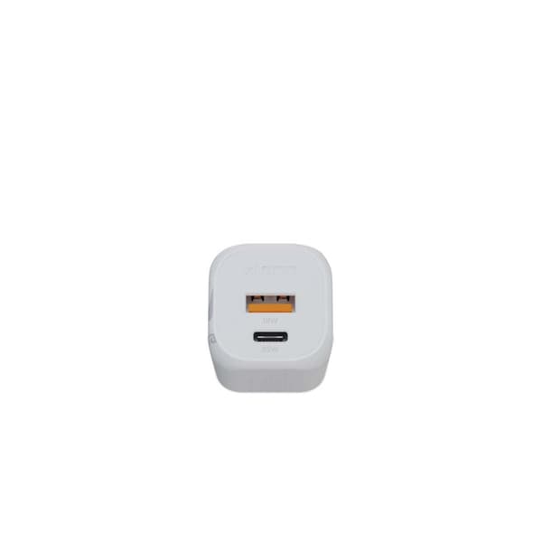 Xtorm 35W GaN2 Ultra Hemladdare USB-C PD/USB-A Vit