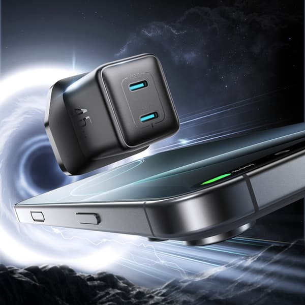 Joyroom Hurtigoplader 2x USB-C 45W UK - Sort Svart