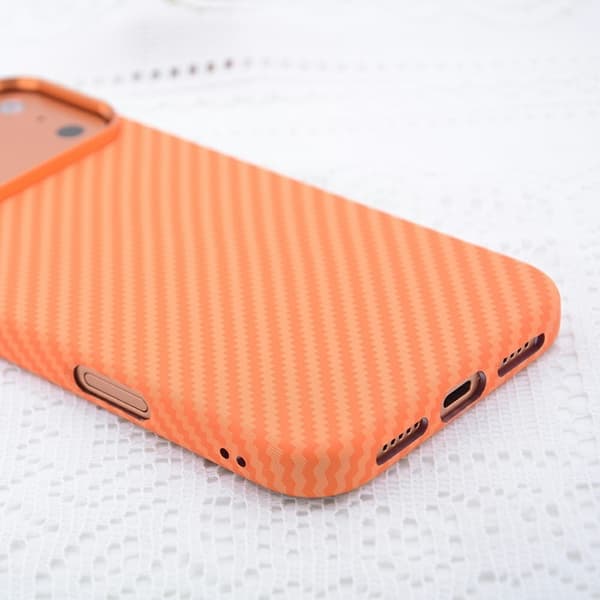 Mobilskal till iPhone 17 Pro Magsafe Carbon Fiber Texture - Orange Coarse Lines Orange