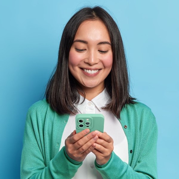 Roar Luna skal för iPhone 14 Grön