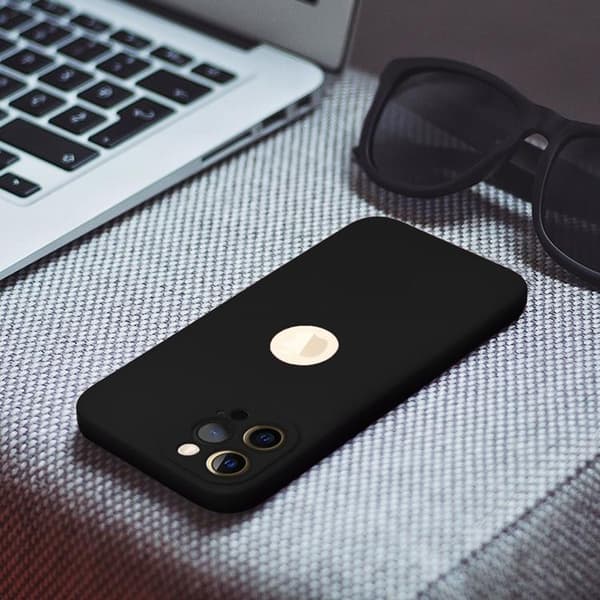 Mobilskal till iPhone 16 Soft - Svart Black