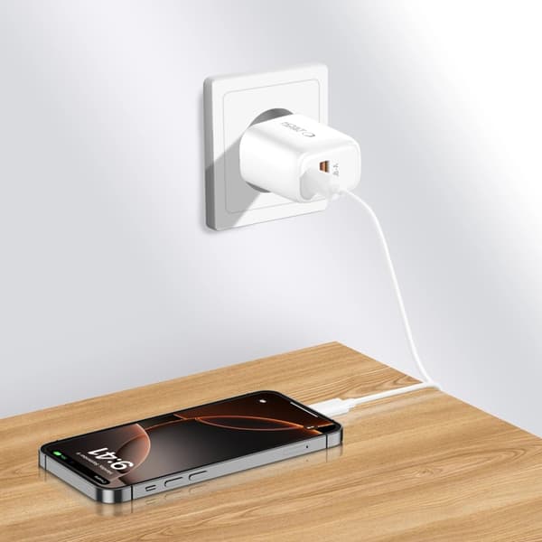 Tech-Protect Vægopladeradapter USB-A/USB-C 20W - Hvid Vit