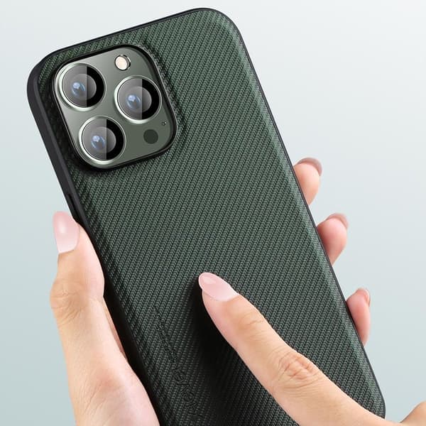 X-LEVEL Kevlar II Mobilskal för iPhone 15 Pro Grön Carbon Fiber