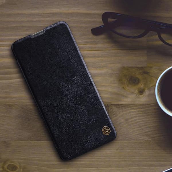 Nillkin Qin Pungetui Xiaomi Poco M4 Pro 5G - Sort Black