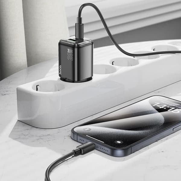 Hoco Hurtigoplader PD 20W USB-A USB-C QC3.0 3A med Lightning-kabel N52 - Sort Svart