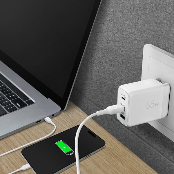 GP Vægoplader 65W GaN Inkl Rejseadapter - Hvid Vit