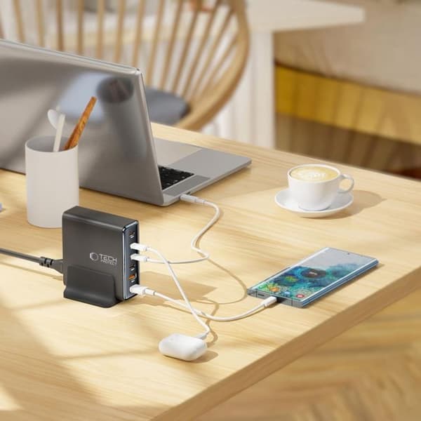 Tech-Protect 6-Port Skrivbord Laddare PD80W - Svart Svart