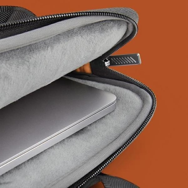 UNIQ Datorfodral 16'' Torba Stockholm - Midnight Svart
