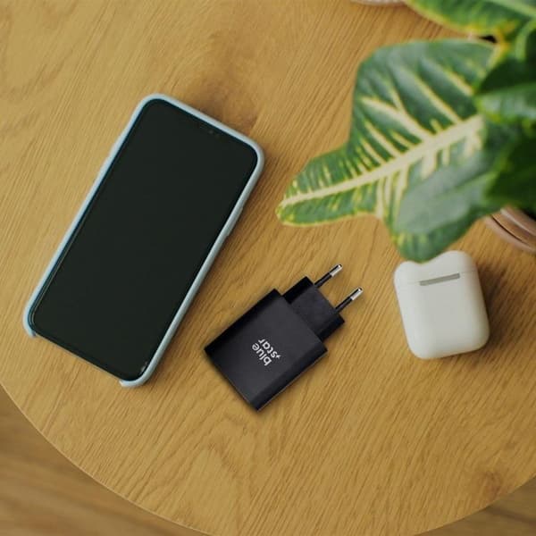 Blue Star Hurtigoplader 25W USB C - USB A PD QC4.0 - Sort Svart